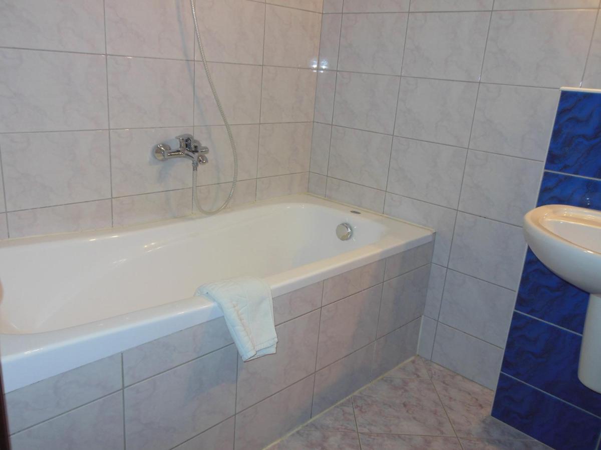 Hotel Pekin Wladyslawowo Room photo